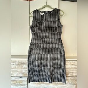 London Times Monochrome Houndstooth Midi Dress